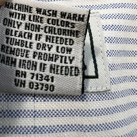 L.L. Bean Men's Button-down Shirt Size 16-33 in Blue and White Stripe - Picture 5 of 6